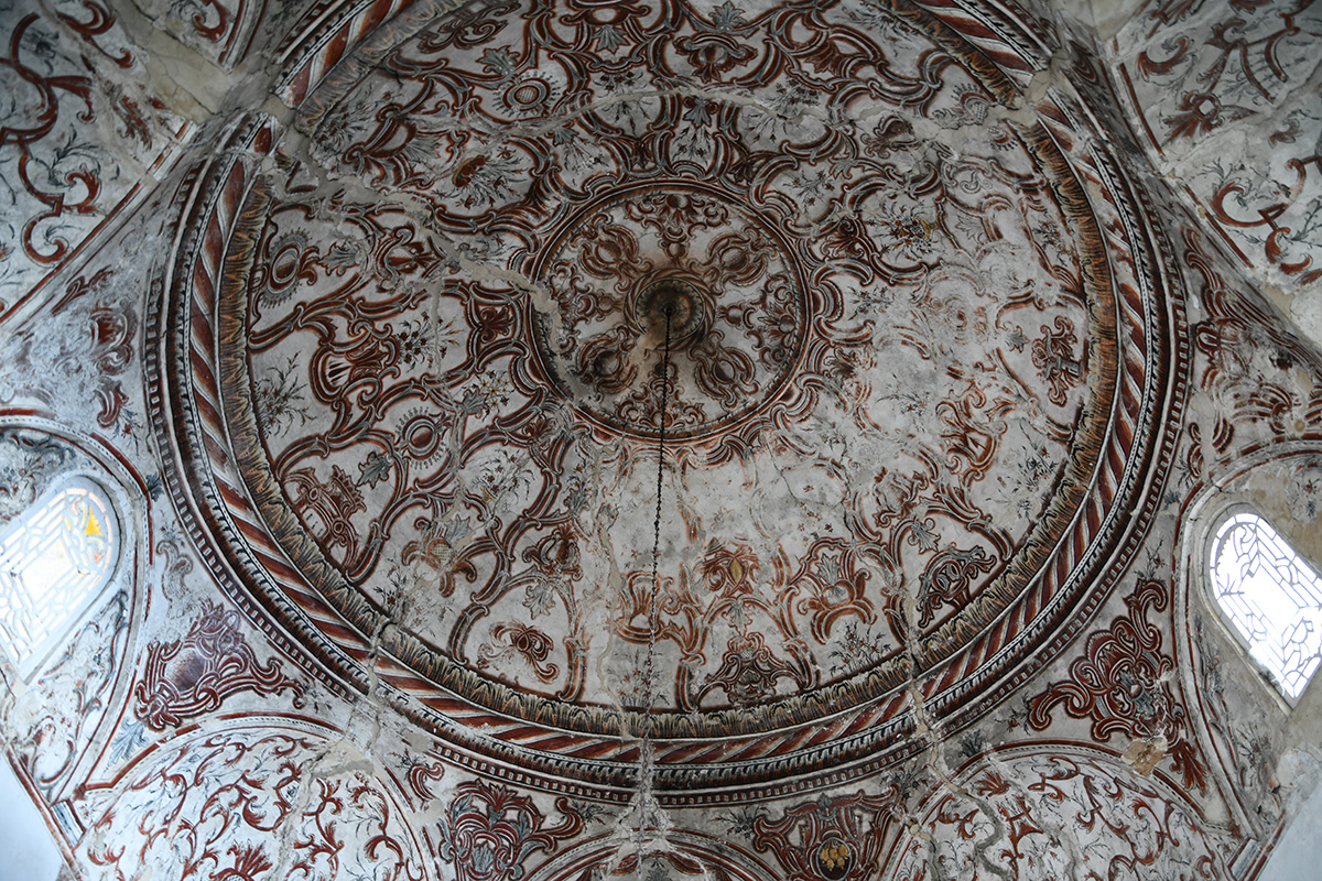 Kalem İşi Süslemeli Kubbe