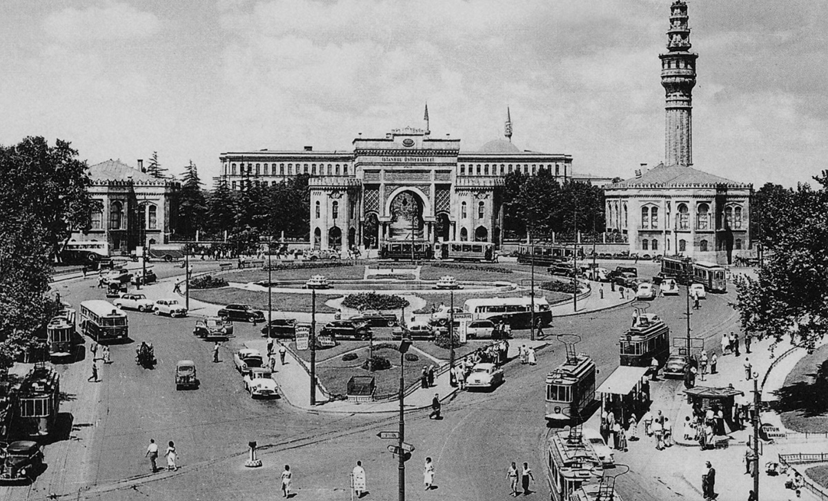 Beyazıt Meydanı, 1940